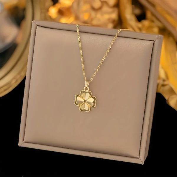 Colar Trevo de Quatro Folhas Dourado – Banhado a Ouro 18K, Símbolo da Sorte e Elegância