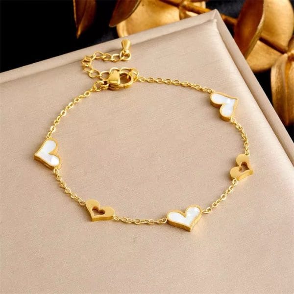 Pulseira Corações – Aço Inoxidável Banho de Ouro 18K